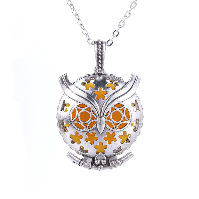 Hollow Tree of Life Alloy Pendant Diffuser Necklace